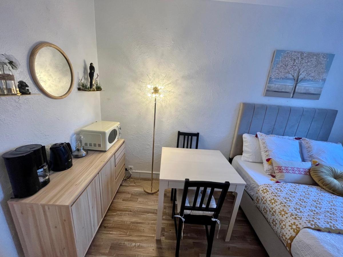 Studio Situe A 5 Min Du Chateau De Versailles Et Stationnement Gratuit Екстериор снимка